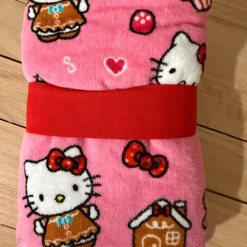 Hello Kitty set of 2 hand towels